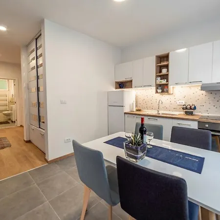 Danube Lux Apartman *